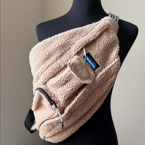 Kavu Handbags - Kavu Fleece Full-size Rope Sling Bag